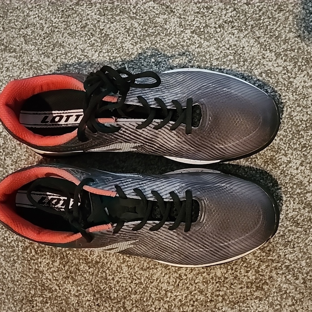 Shoes - Picture 2 of 4